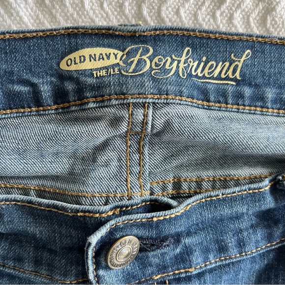 Old Navy Boyfriend Jeans distressed - Picture 5 of 11